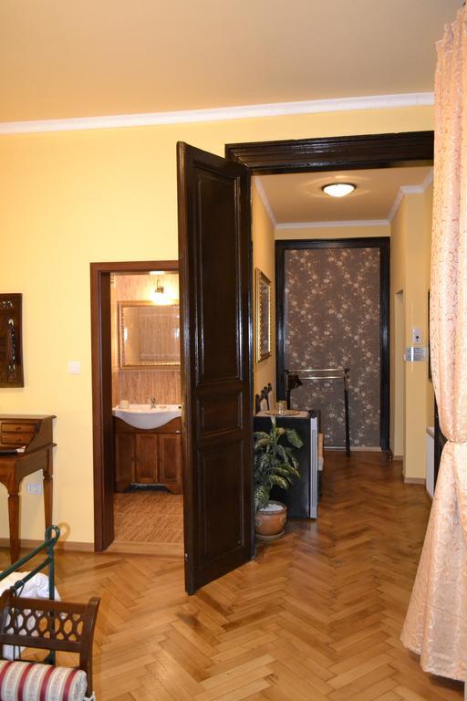 Hotel Casa Republicii à Braşov Chambre photo