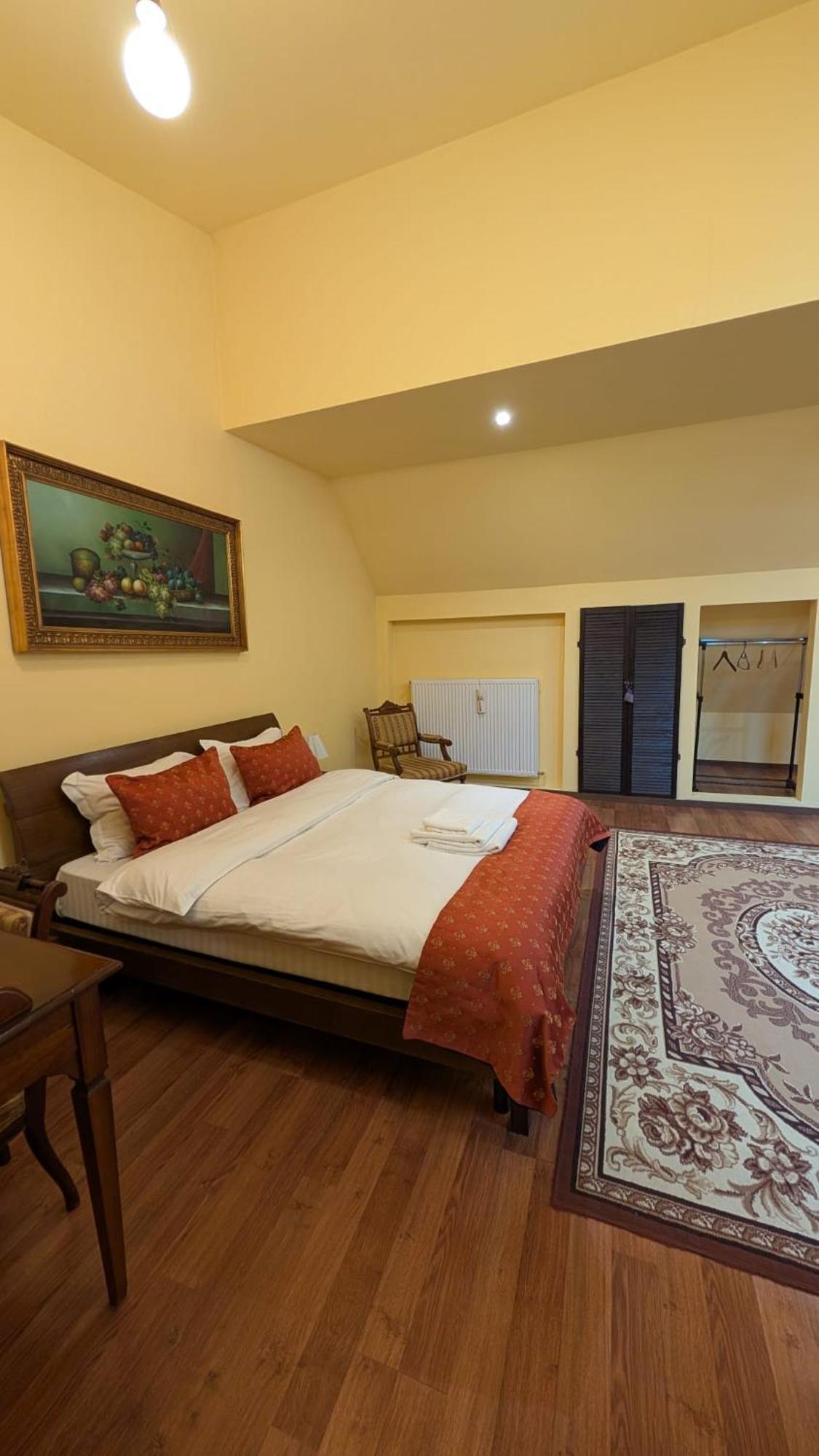 Hotel Casa Republicii à Braşov Extérieur photo