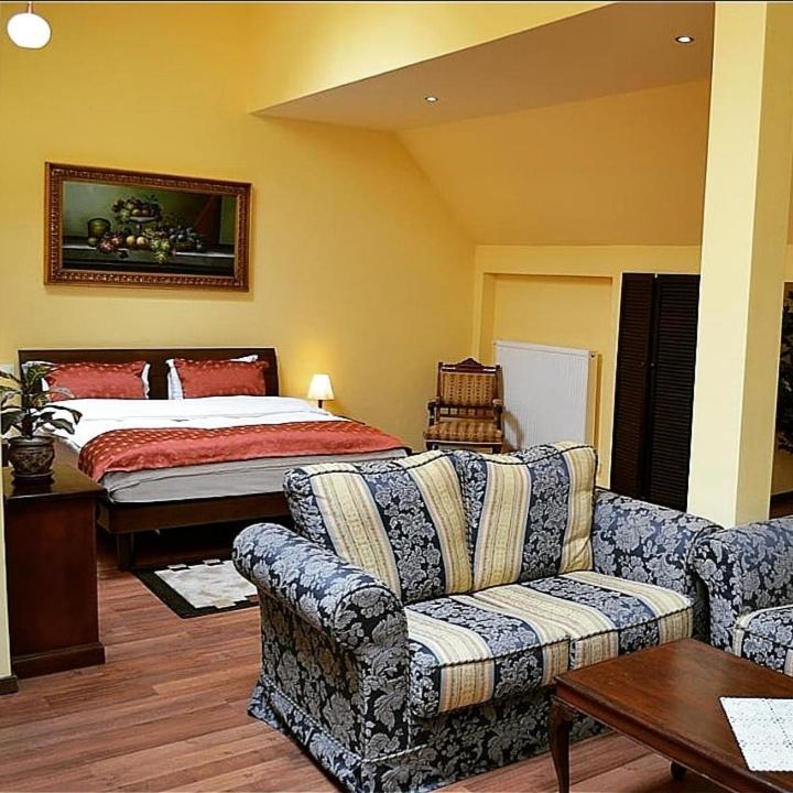 Hotel Casa Republicii à Braşov Extérieur photo