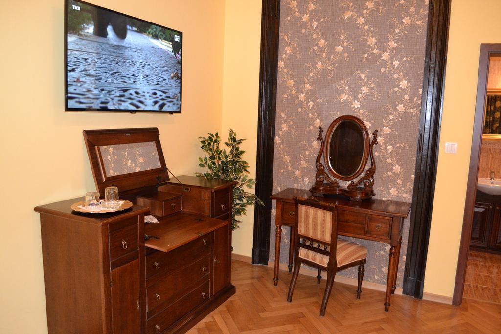 Hotel Casa Republicii à Braşov Chambre photo