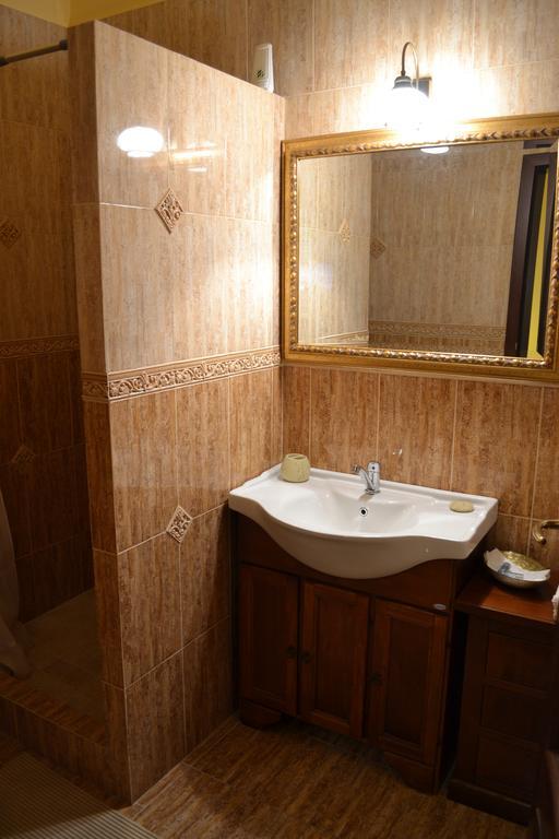 Hotel Casa Republicii à Braşov Extérieur photo
