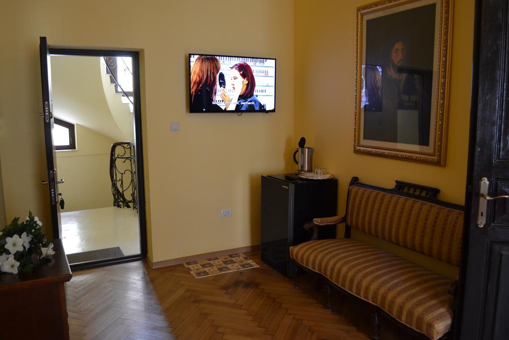 Hotel Casa Republicii à Braşov Chambre photo