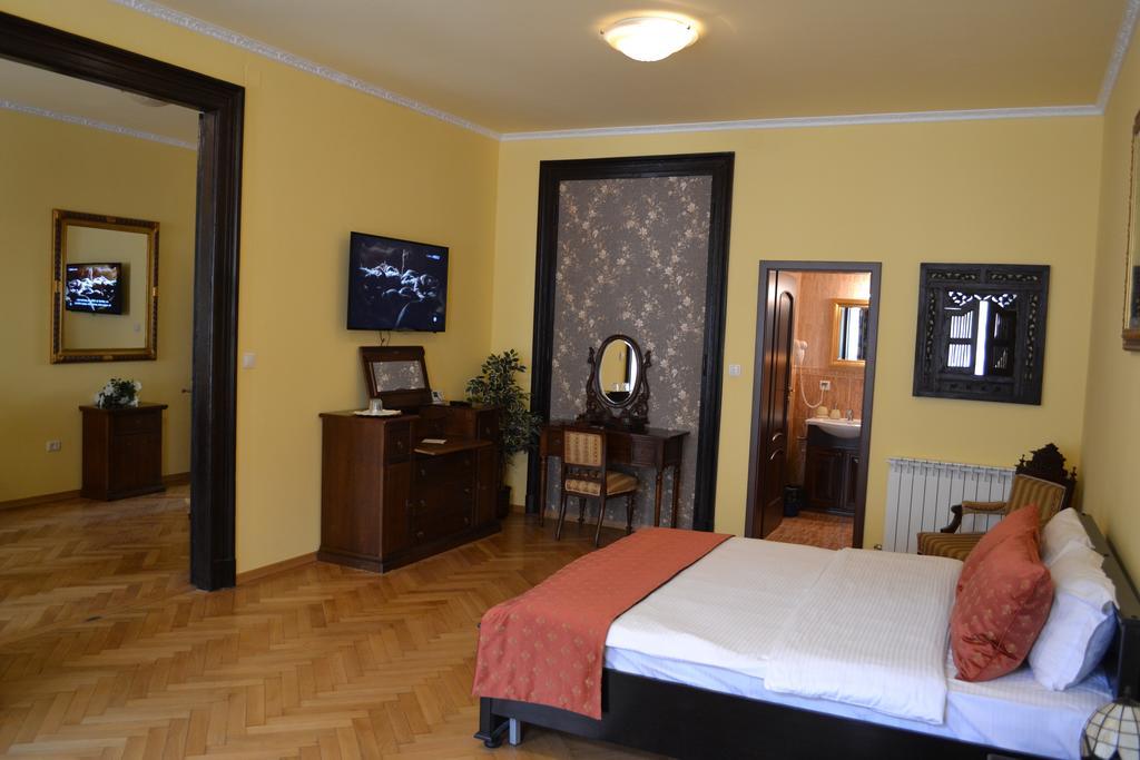 Hotel Casa Republicii à Braşov Chambre photo