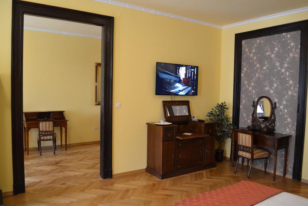 Hotel Casa Republicii à Braşov Chambre photo