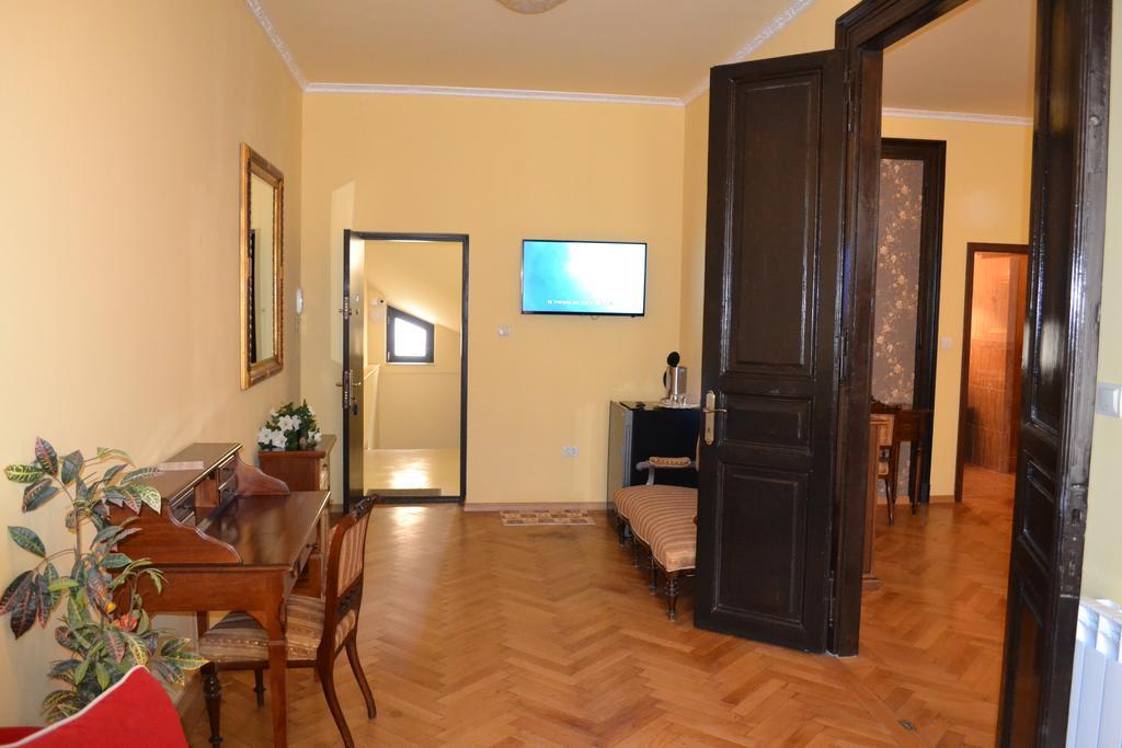 Hotel Casa Republicii à Braşov Chambre photo